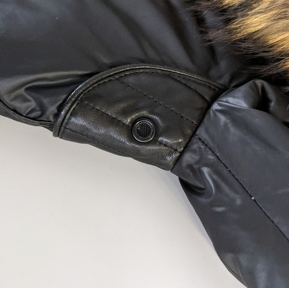 Coat - Picture 5 of 10